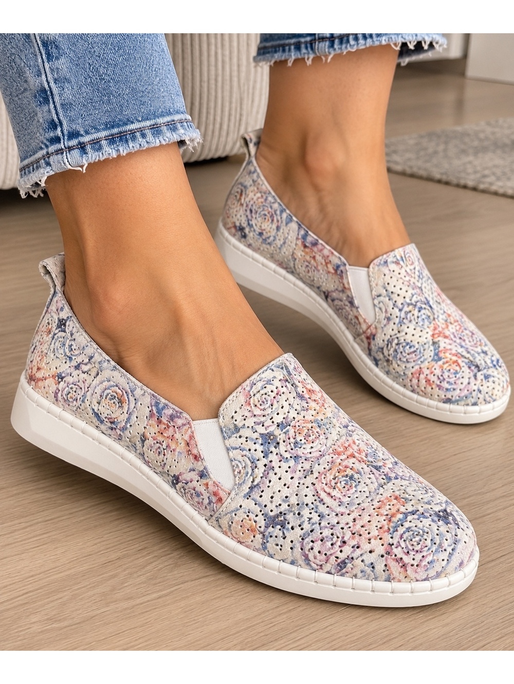 Bernie Mev New York Floral Perforated Slip On Shoes Memory Foam Size 7.5-8 New